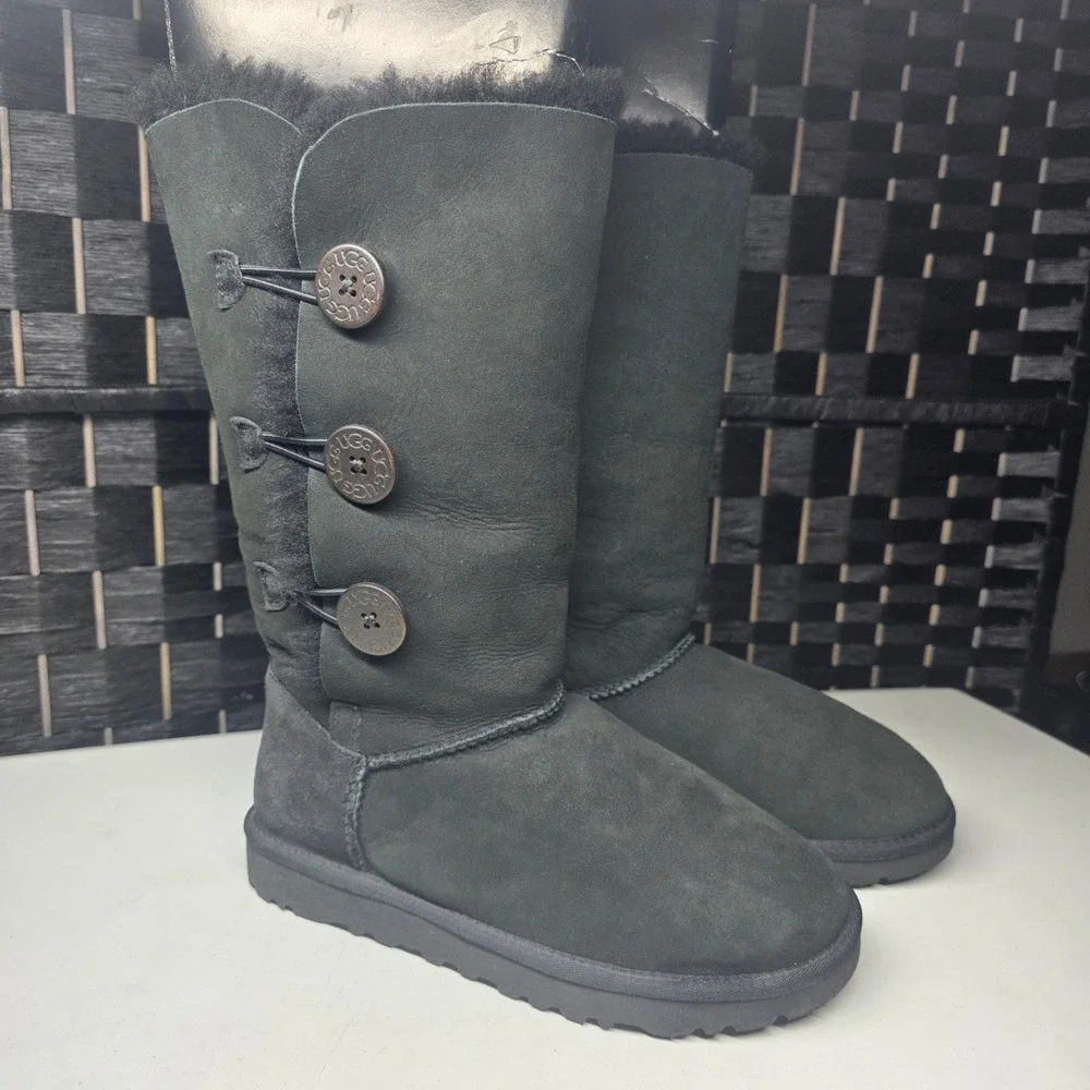 UGG Australia Bailey Button Triplet Black Suede Sheepskin Tall Boots 1873 Size 7